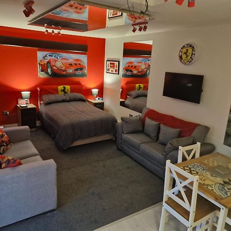 Joiners Arms - Studio Apartments Маркет-Дрейтон Екстер'єр фото
