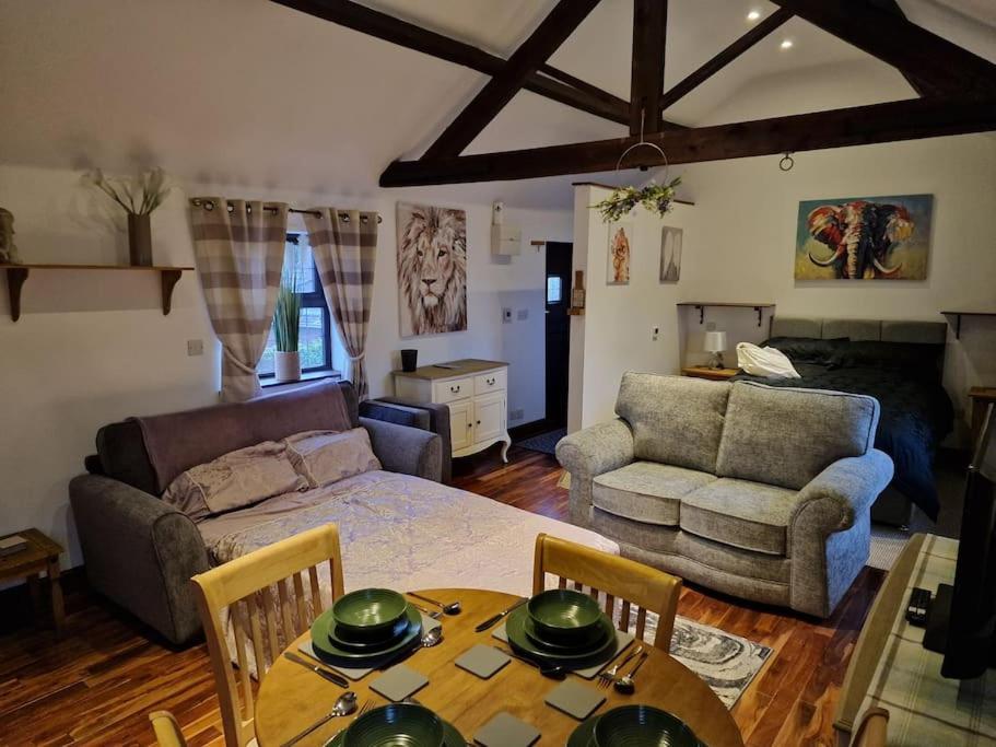 Joiners Arms - Studio Apartments Маркет-Дрейтон Екстер'єр фото