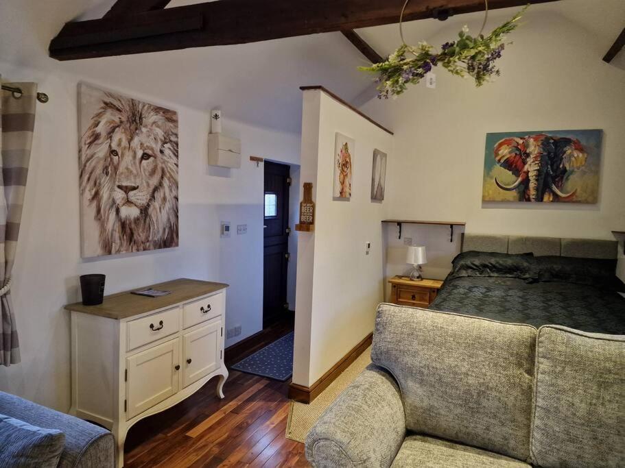 Joiners Arms - Studio Apartments Маркет-Дрейтон Екстер'єр фото